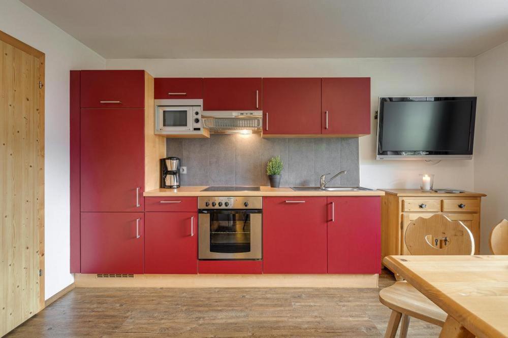Apartment In Fuegen With A Shared Wellness Екстериор снимка
