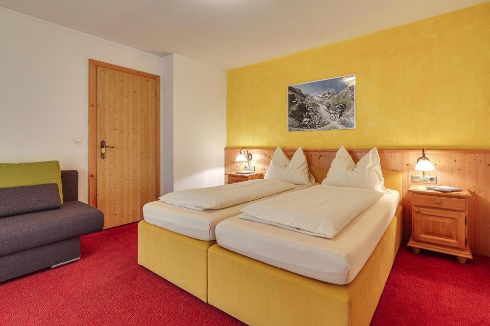 Apartment In Fuegen With A Shared Wellness Екстериор снимка