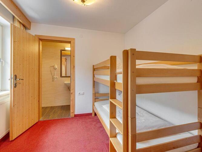 Apartment In Fuegen With A Shared Wellness Екстериор снимка