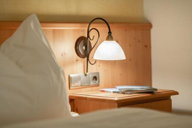 Apartment In Fuegen With A Shared Wellness Екстериор снимка